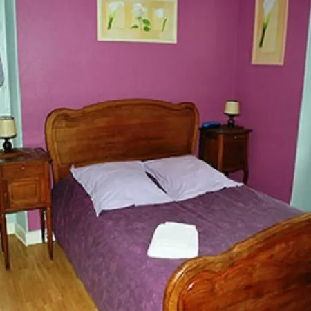 Le Moulin Rouge Hotel