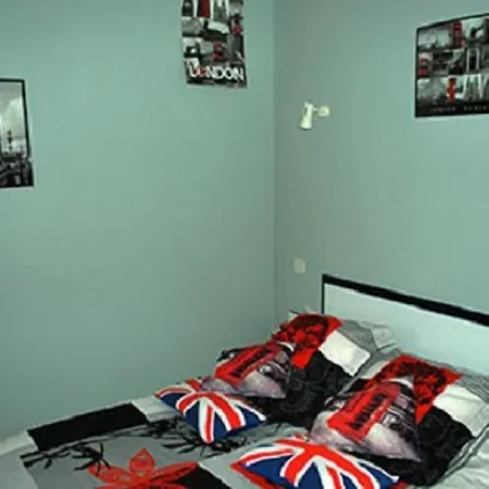 Le Moulin Rouge Hotel *