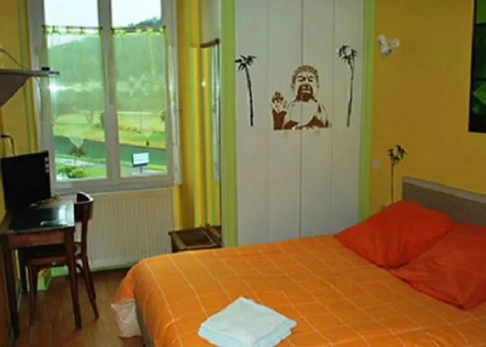 Отель Le Moulin Rouge Chevillon (Haute-Marne)