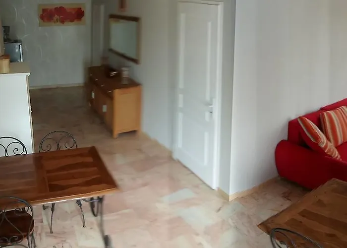 Le Moulin Rouge Отель